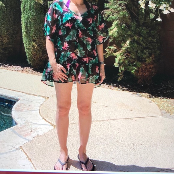 LAST ONE! Miken NWT Ruffles Tropical Coverup! - Picture 4 of 5